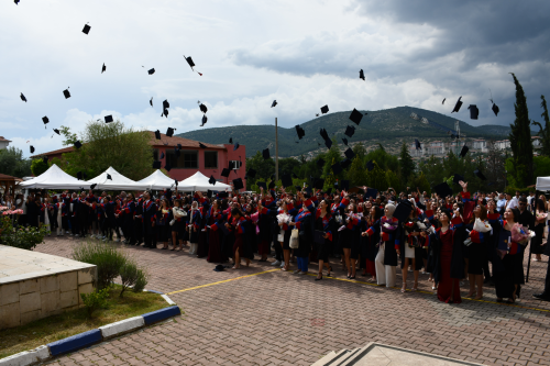 Meslek Yüksekokulumuzda Mezuniyet Coşkusu Yaşandı