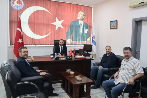 Bucak Zeliha Tolunay Uygulamalı Teknoloji ve İşletmecilik Yüksekokulu Akademisyenlerinden Müdürümüz Dr. Öğr. Üyesi Osman KOYUNCU’ya Hayırlı Olsun Ziyareti