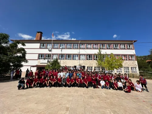 TÜBİTAK 4009 Kapsamında “Köy Okullarında Sağlıklı Yaşam ve Bilinçli Teknoloji Kullanımı Atölyeleri” Projesi Kocaaliler Ortaokulunda Uygulandı