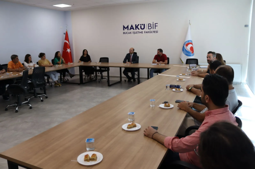 Bucak İşletme Fakültesi Akademik Kurul Toplantısı Gerçekleştirildi