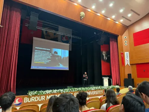Fakültemiz Öğrencilerine Bağımlılıkla Mücadele Eğitimi Verildi