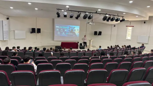 Biyomedikal Cihaz Teknolojisi ve Yapay Zeka Operatörlüğü Programlarında Oryantasyon Toplantısı Gerçekleştirildi