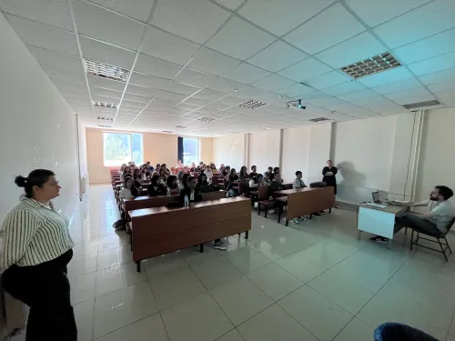İngiliz Dili ve Edebiyatı Anabilim Dalında Birinci Sınıf Öğrencilerine Yönelik Oryantasyon Programı Düzenlendi