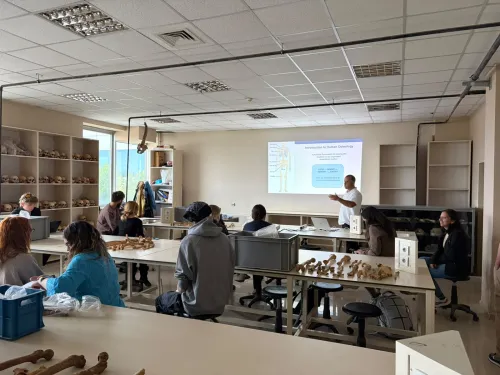 Fakültemiz Antropoloji Bölümü ve Erasmus Ofisi ev sahipliğinde üniversitemizde ilk kez düzenlenen Erasmus+ Karma Yoğun Programı (BIP) başladı