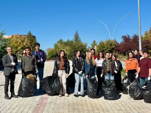 Biyoloji Bölümü Öğrencilerimizden Çevre Temizliği Etkinliği