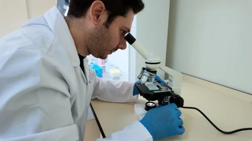 MAKÜ理学文学部研究室でHIVを対象とした新規分子研究