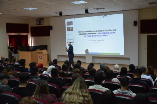Gölhisar MYO’da “Yeni Hayat: Üniversiteli Olmak” Konferansı ve Sosyal Medya Ekibi Buluşması Gerçekleştirildi