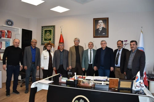 ADIM Üniversiteleri Rektörler ve İdari Grup Toplantısına ilişkin katılım belgeleri, Genel Sekreter Ali Nihat GÜNDÜZALP'in makamında Daire Başkanlarına takdim edildi.