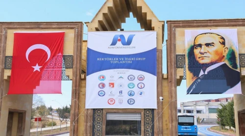 Üniversitemiz ev sahipliğinde 25-27 Kasım 2021 tarihleri arasında Lavanta Tepesi Otelde Adım Üniversiteleri Rektörler ve İdari Grup Toplantısı yapıldı.