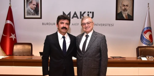 MAKÜ Genel Sekreteri Ali Nihat Gündüzalp’in emekliye ayrılmış olması nedeniyle üniversite yönetim kurulunda bir tören düzenlendi.