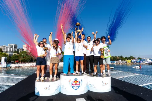 MAKÜ Öğrencileri Red Bull Uçuş Günü’nde Şampiyon Oldu: “Skyby-Doo” Takımında Fakültemiz Mimarlık Bölümü Öğrencimiz de Yer Aldı!