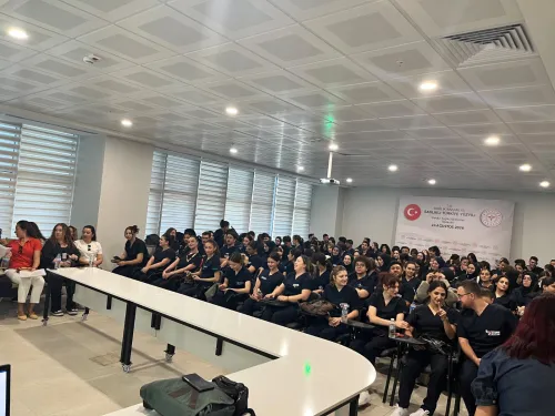 4. Sınıf Hemşirelik Öğrencilerine Akreditasyon ve Klinik Uygulamalar I Bilgilendirmesi
