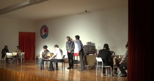 Pişti Tiyatro Oyunu